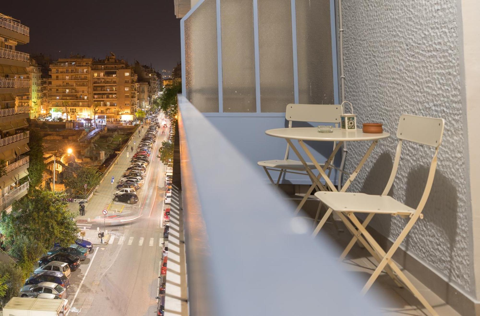 Aristotelis Cozy And Playful At Forum