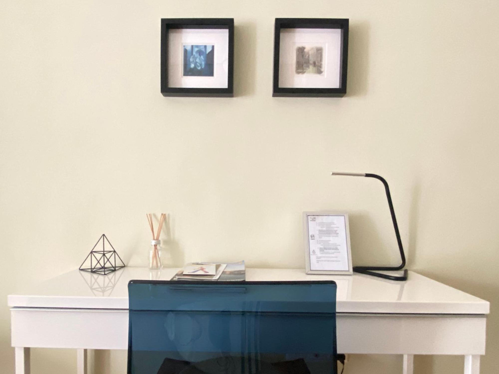 Aristotelis Cozy And Playful At Forum Apartment