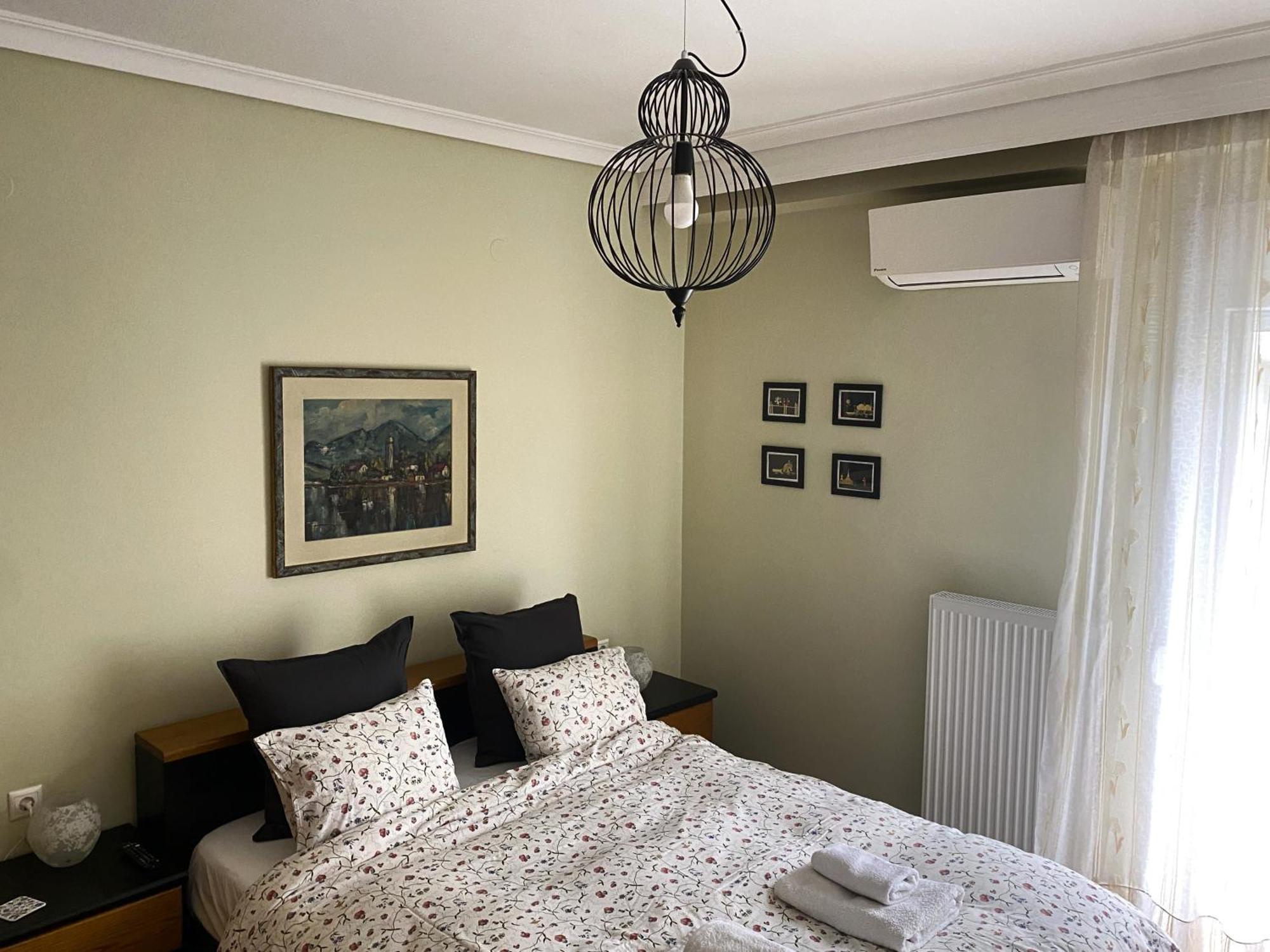 Aristotelis Cozy And Playful At Forum Apartment *