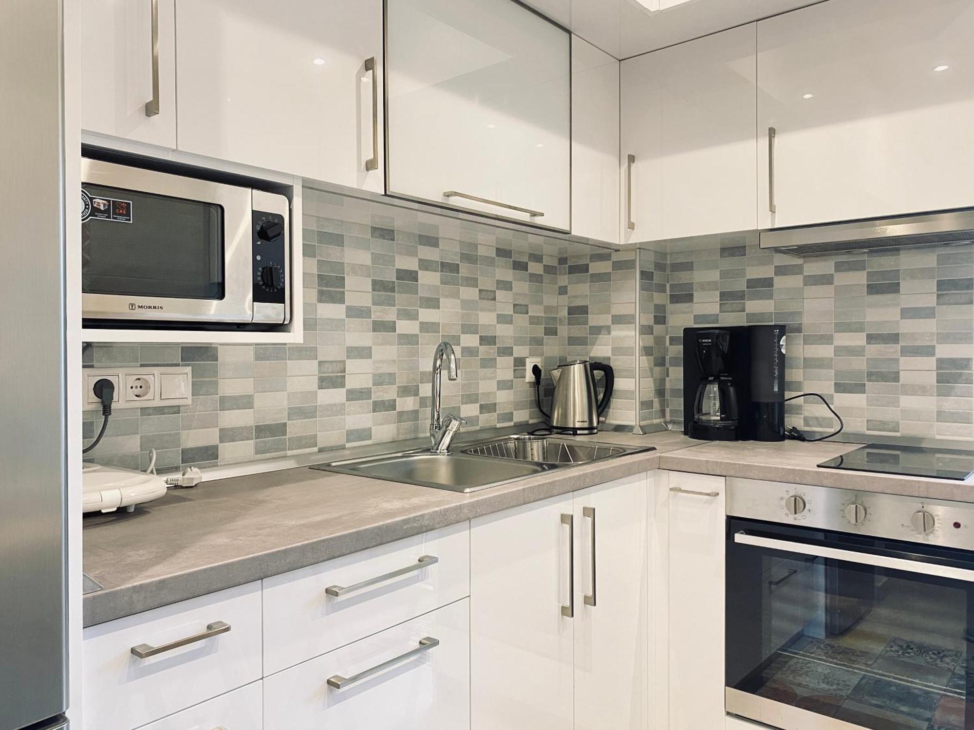 Aristotelis Cozy And Playful At Forum Apartment Thessaloniki