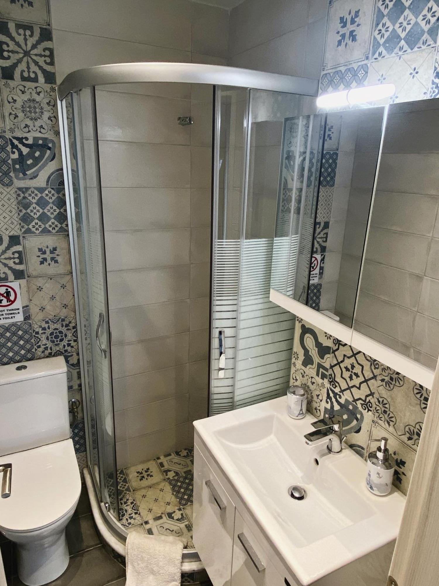 Aristotelis Cozy And Playful At Forum Apartment Thessaloniki