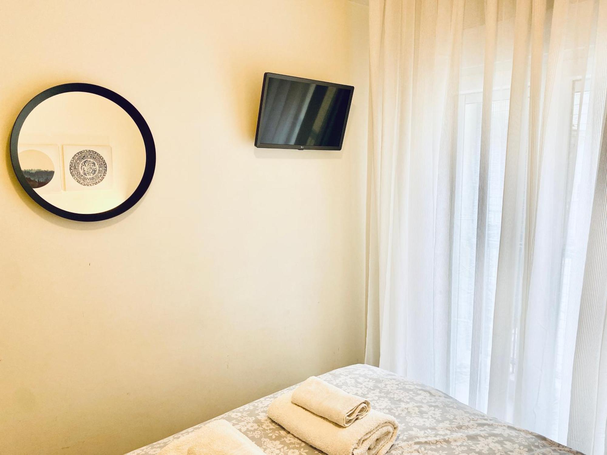 Aristotelis Cozy And Playful At Forum *